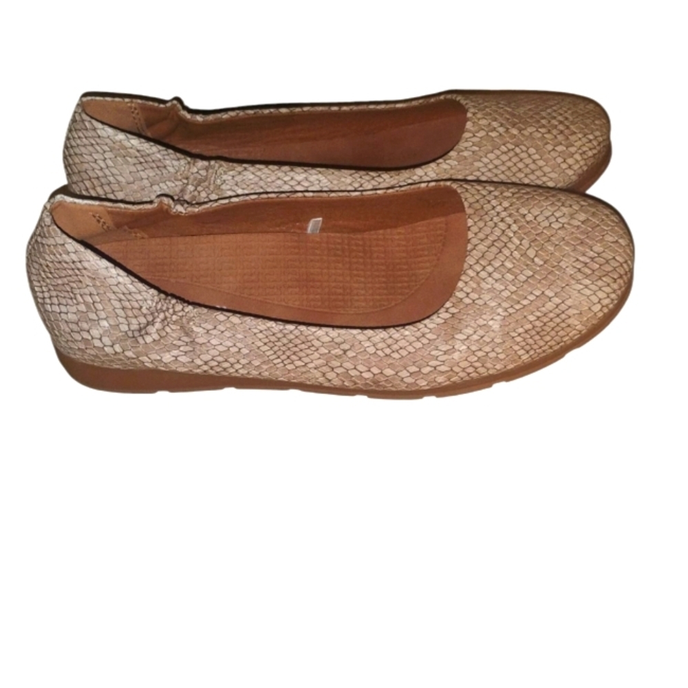 Baretraps  Women Beige Prim Leather Flats Posture+ Technology Cushioned SZ 8